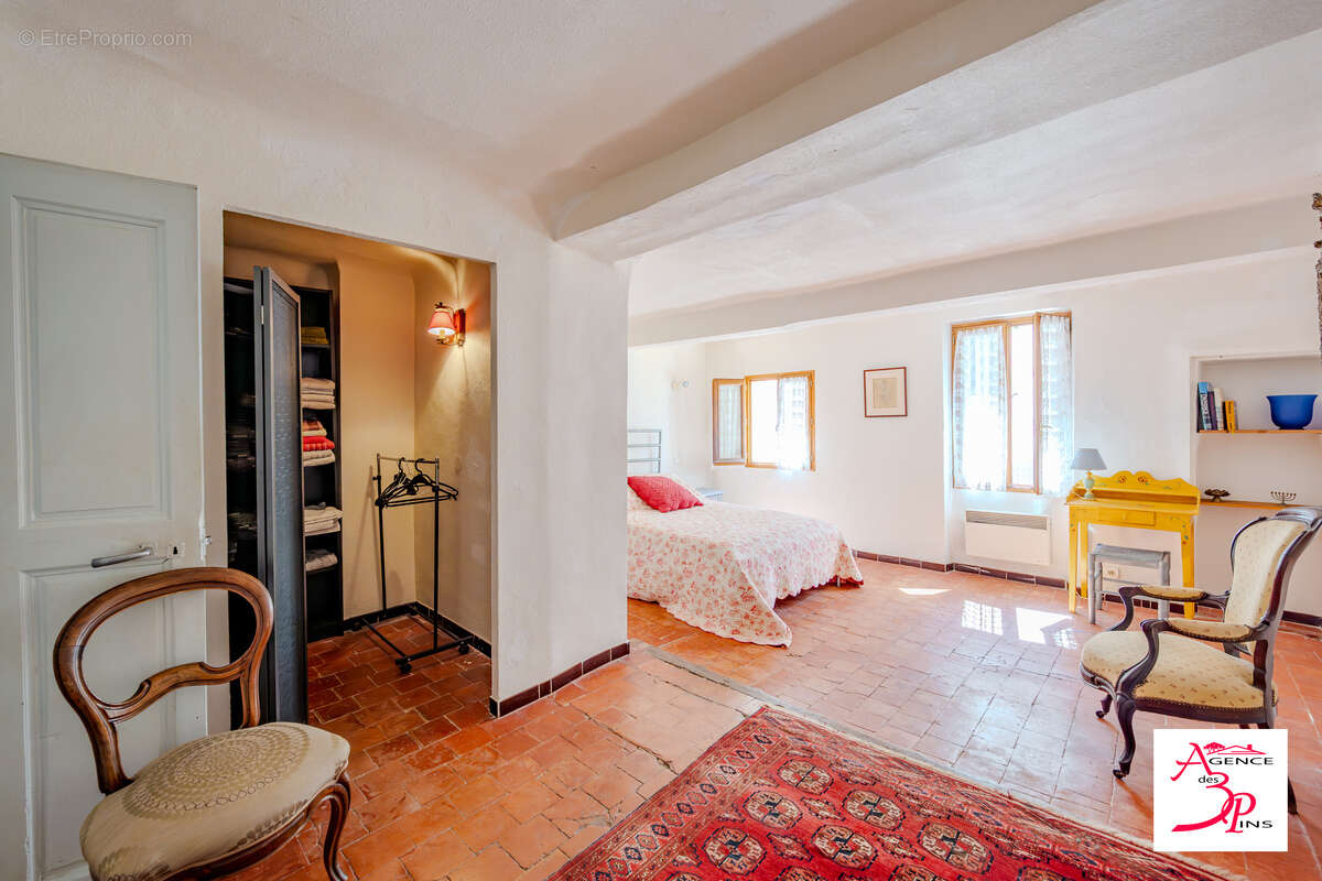 Maison à COLLOBRIERES