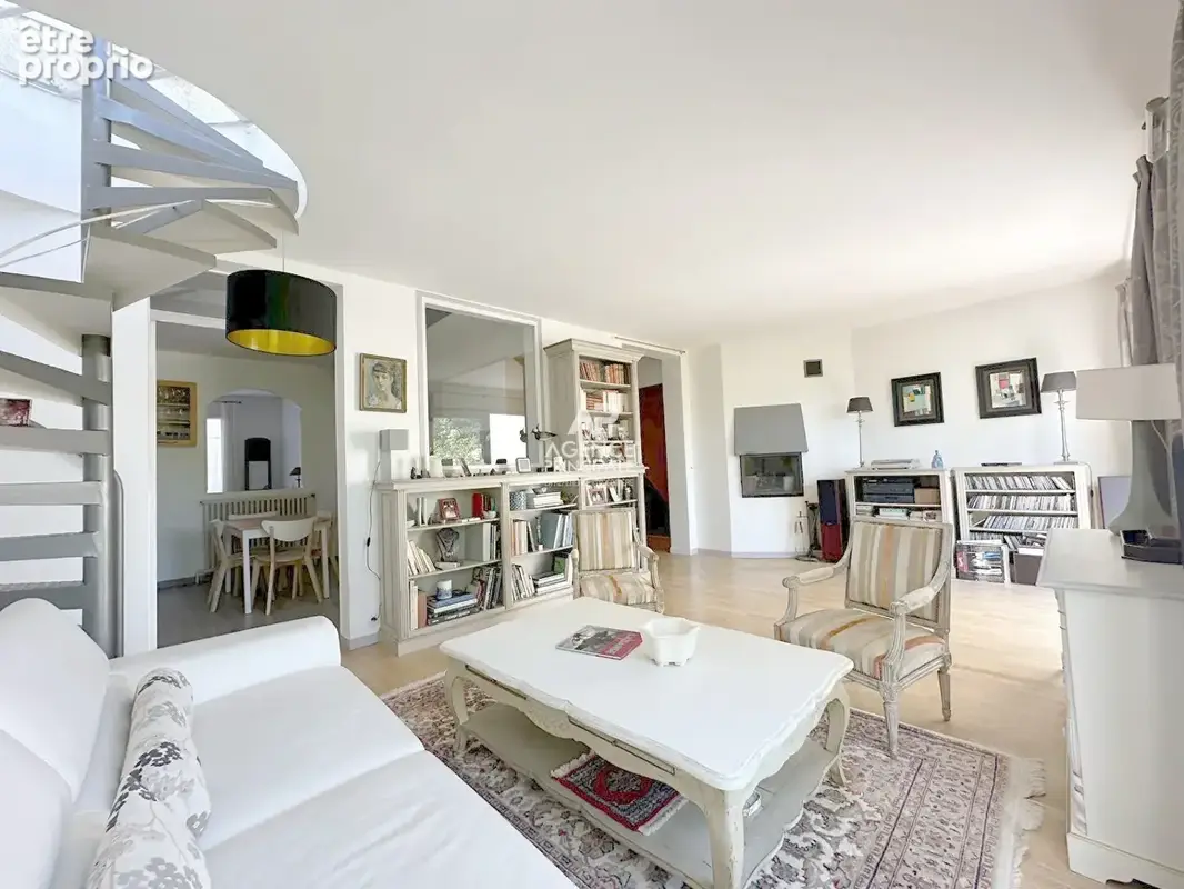 CHAVILLE Rive Droite- Foret des fausses reposes - Maison de 7 pièces au calme d'une impasse. - photo 2