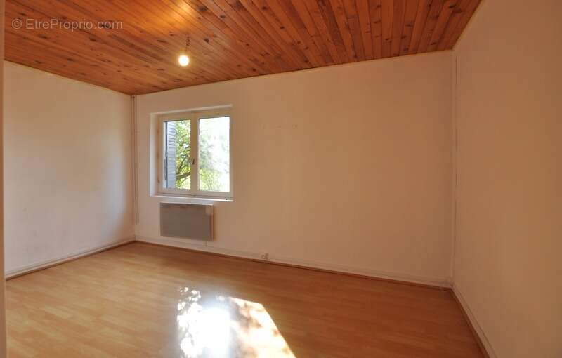 Maison à LAPEYROUSE-MORNAY