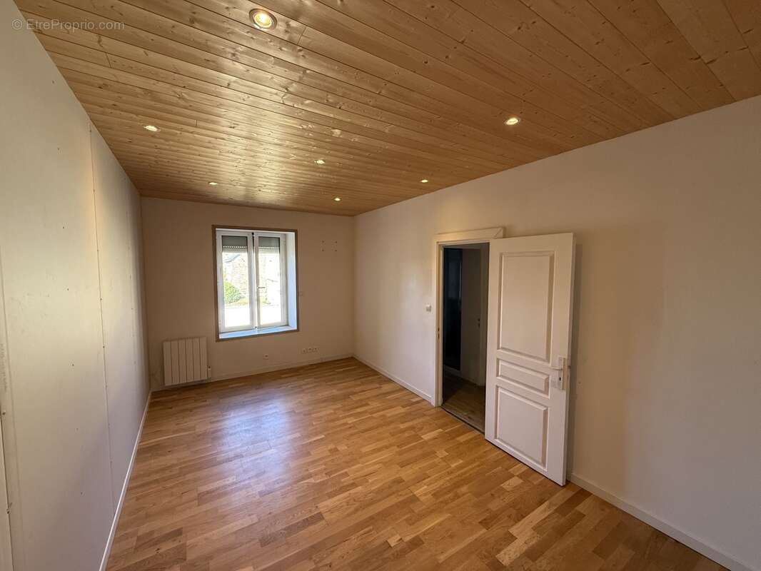 Maison rénovée avec seconde bâtisse à fort potentiel – Plussulien (22320) - photo 9