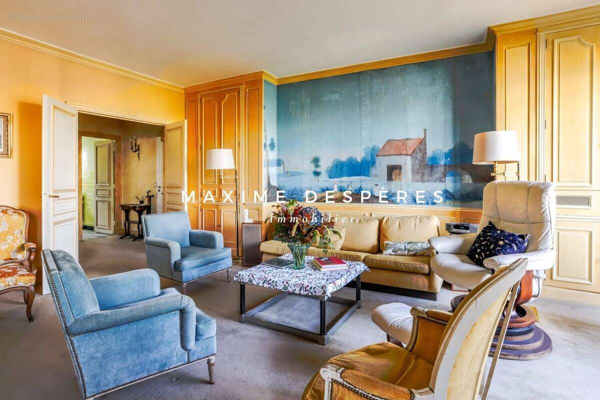 Appartement à NEUILLY-SUR-SEINE