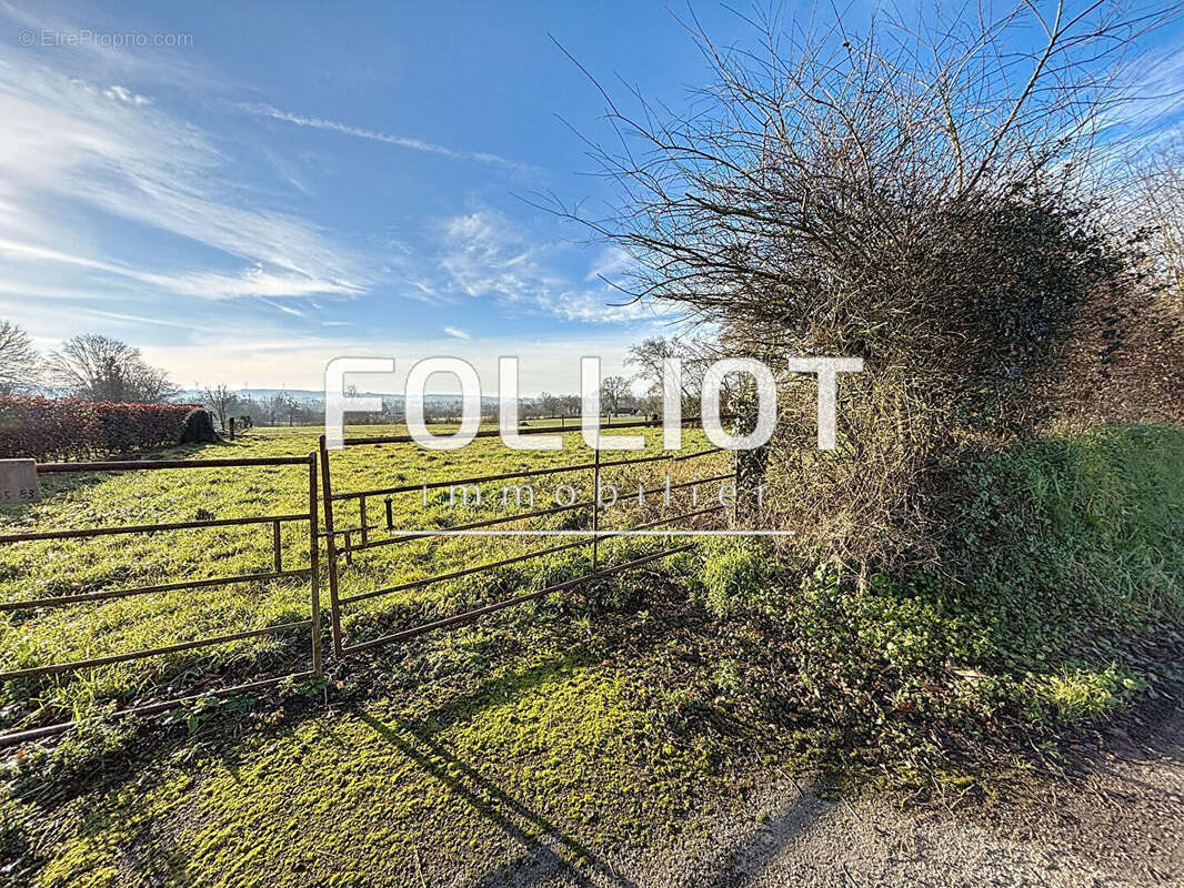 Terrain à GIEVILLE