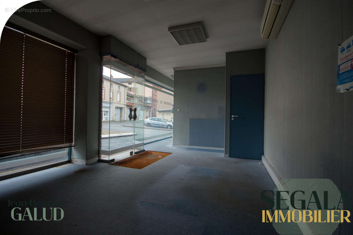 Immeuble dans le centre ville de Carmaux - 1 local commercial et 1 grand appartement - photo 18