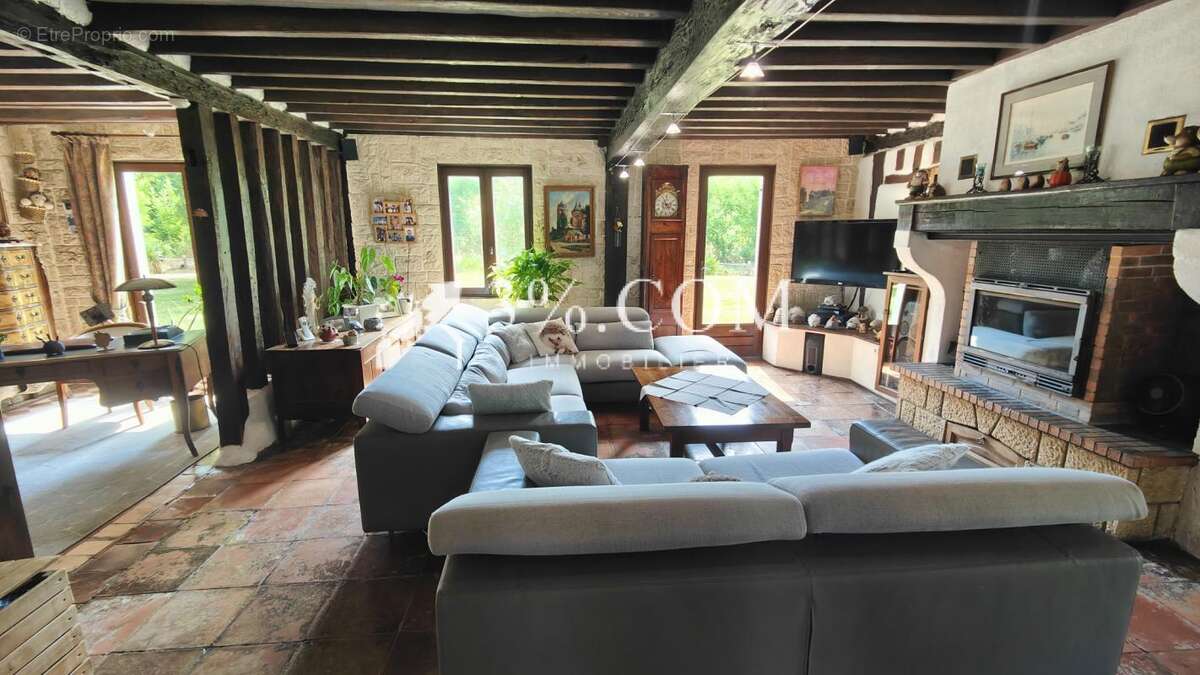 Maison à LUXEY