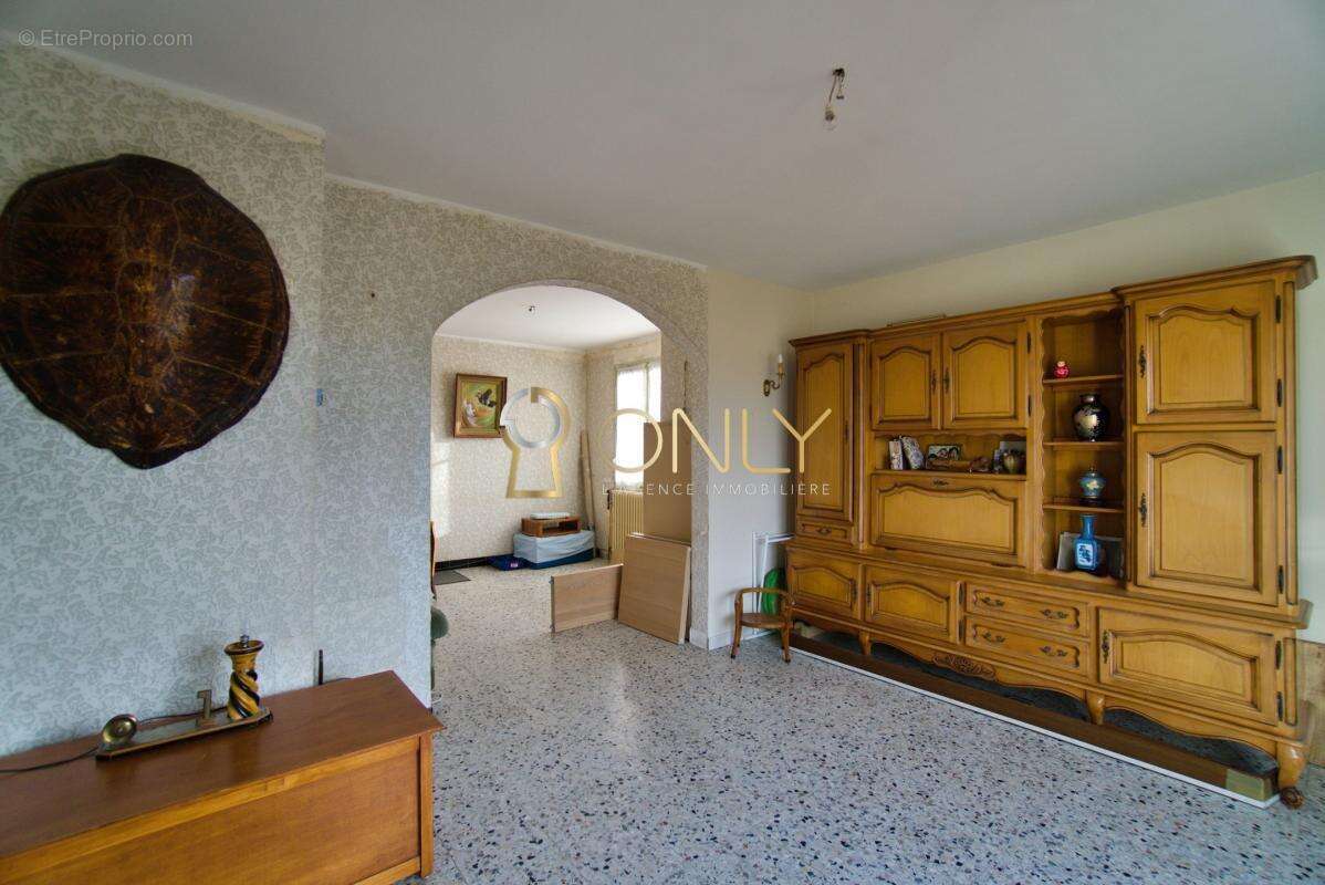 Maison à JASSANS-RIOTTIER