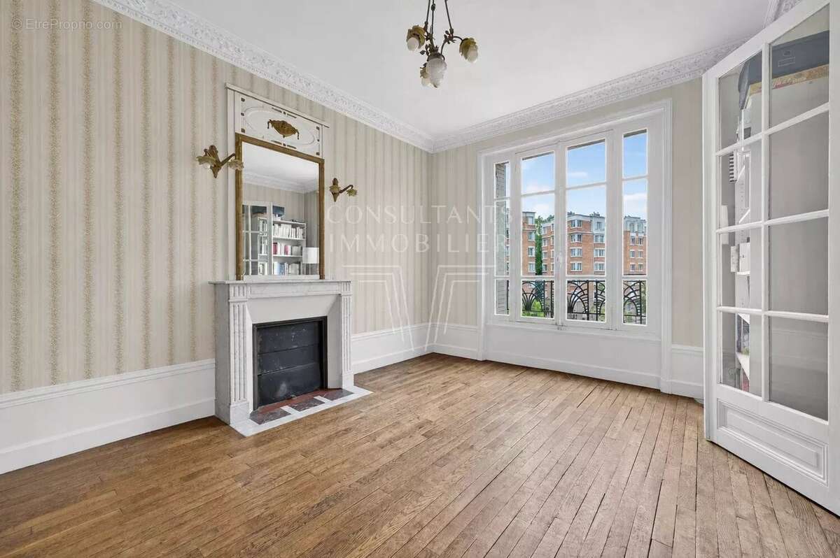 Appartement à PARIS-14E