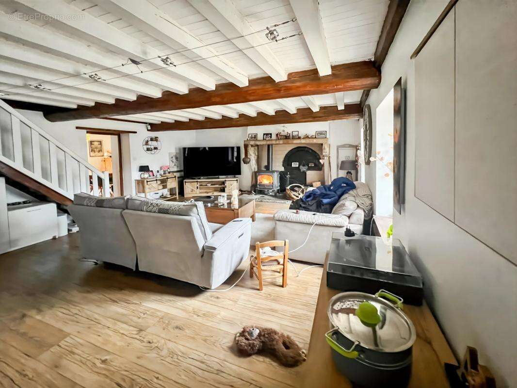 Maison à SAINT-PRIEST-BRAMEFANT