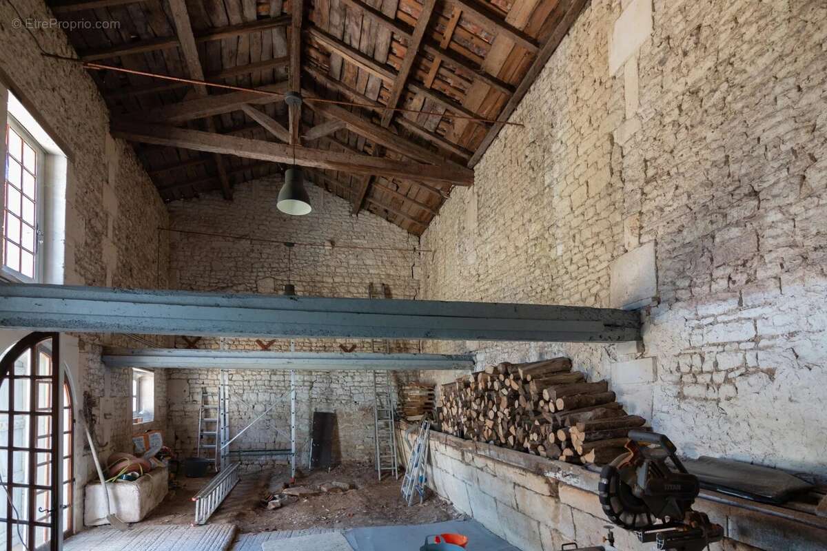 Maison à SEGONZAC