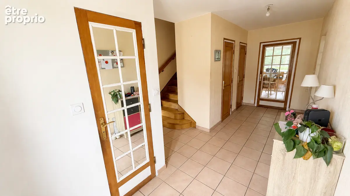 Maison 7 pièces - terrain de 370 m2 - GUILERS - photo 8