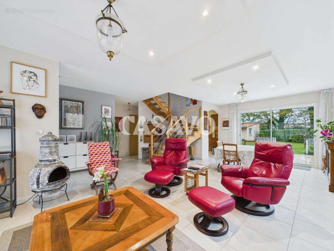 Maison à BOUGUENAIS