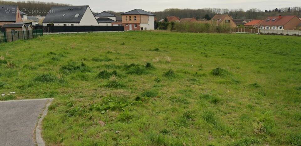 Terrain à AIX-NOULETTE