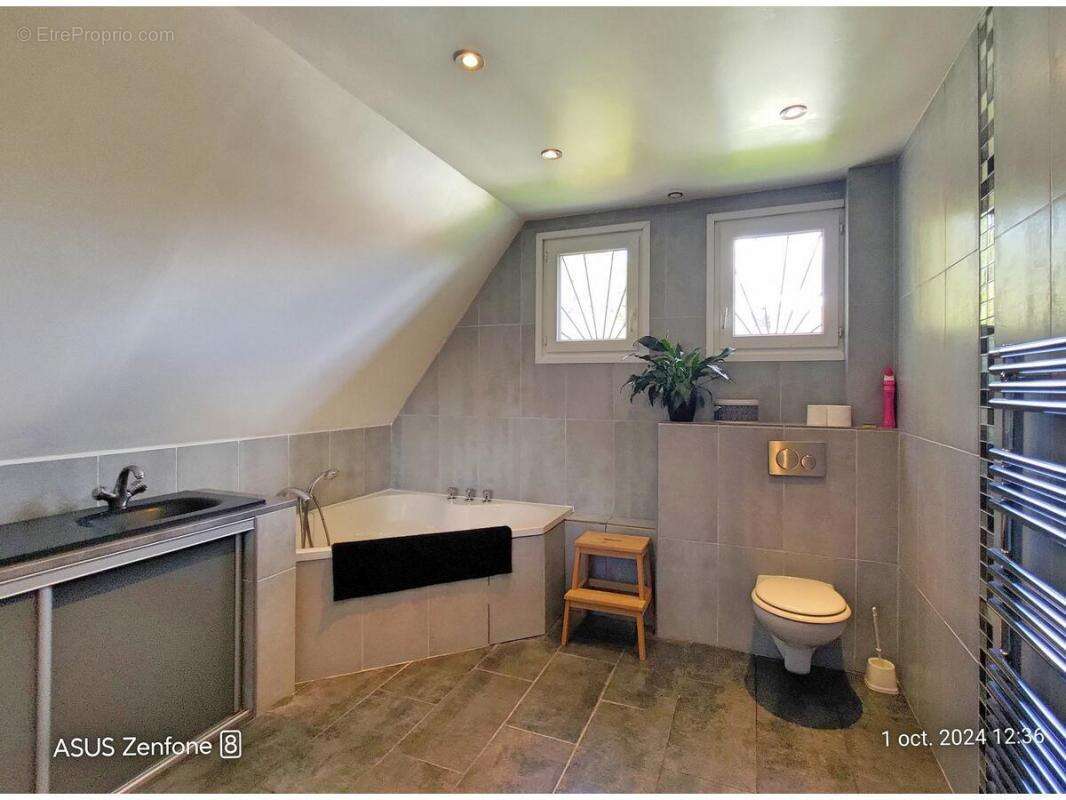 Maison à IVRY-LA-BATAILLE