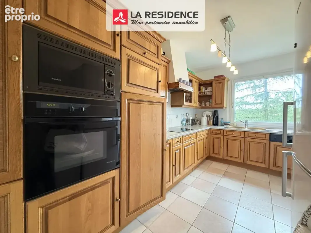 Appartement 3 pièces 73 m² à vendre à Velizy-Villacoublay (78140) - photo 2