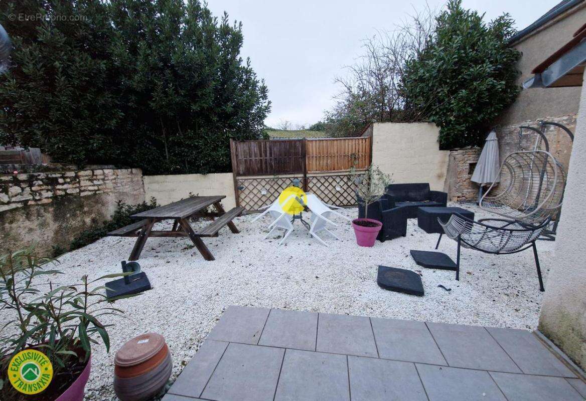 Maison à DUN-SUR-AURON