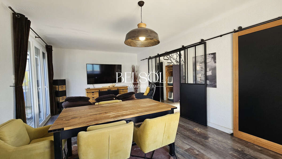 salle à manger et son salon