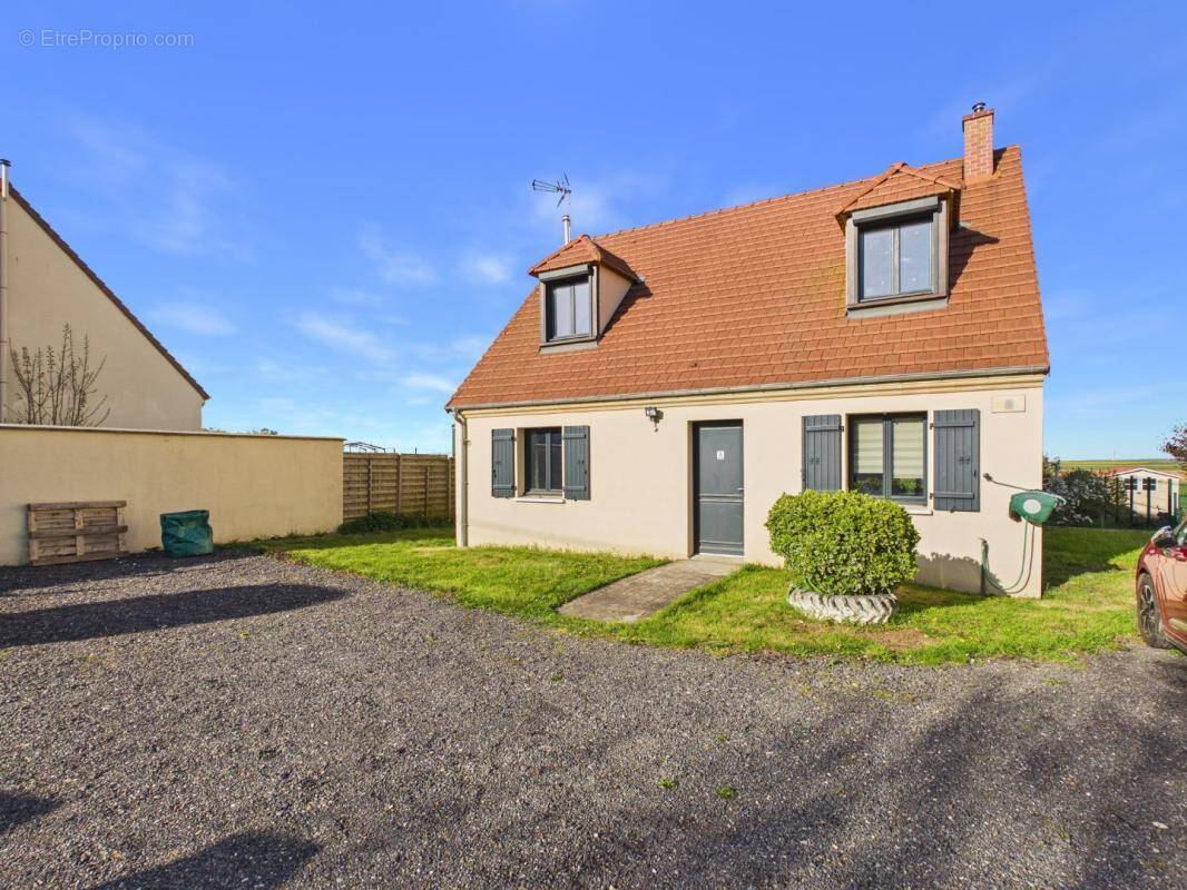 Maison à MONTGERAIN