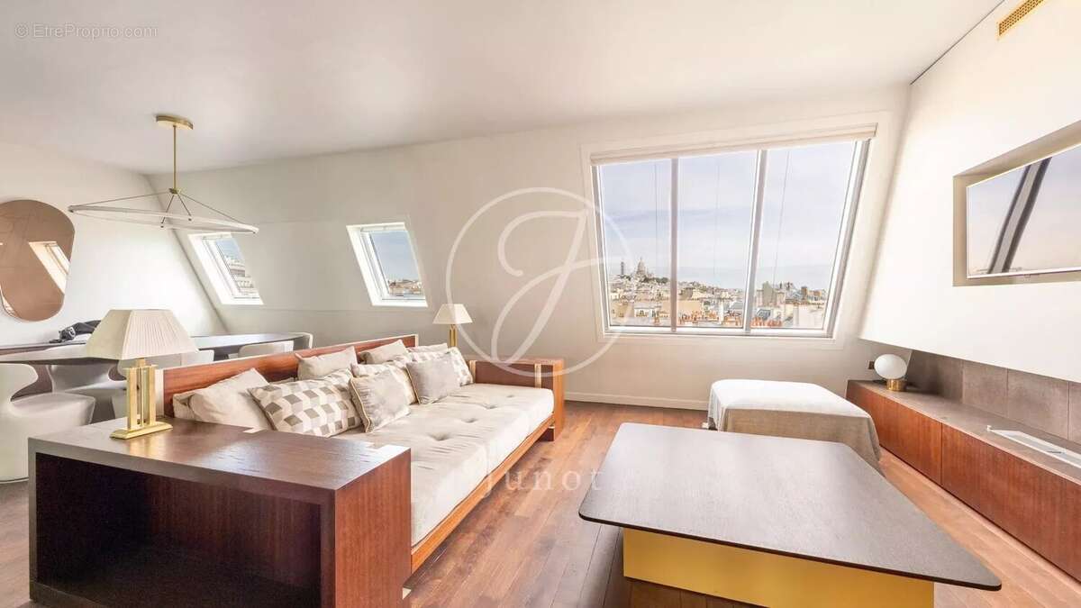 Appartement à PARIS-18E