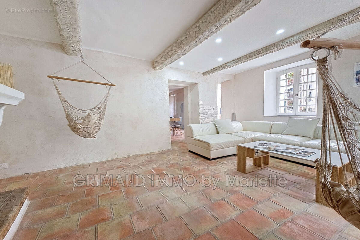 Maison à LA GARDE-FREINET