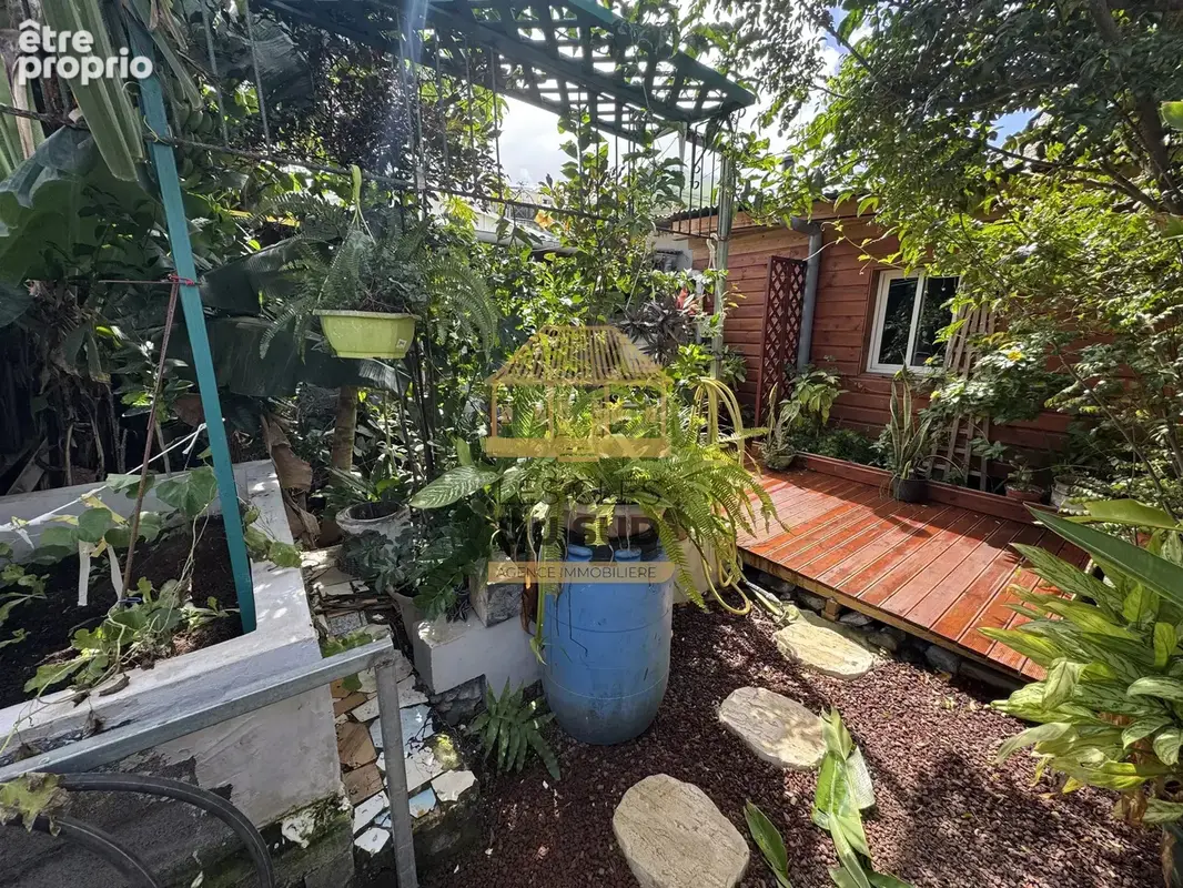 SAINT-JOSEPH – LES JACQUES  Maison créole rénovée avec dépendance – 165 000 € HAI - photo 16