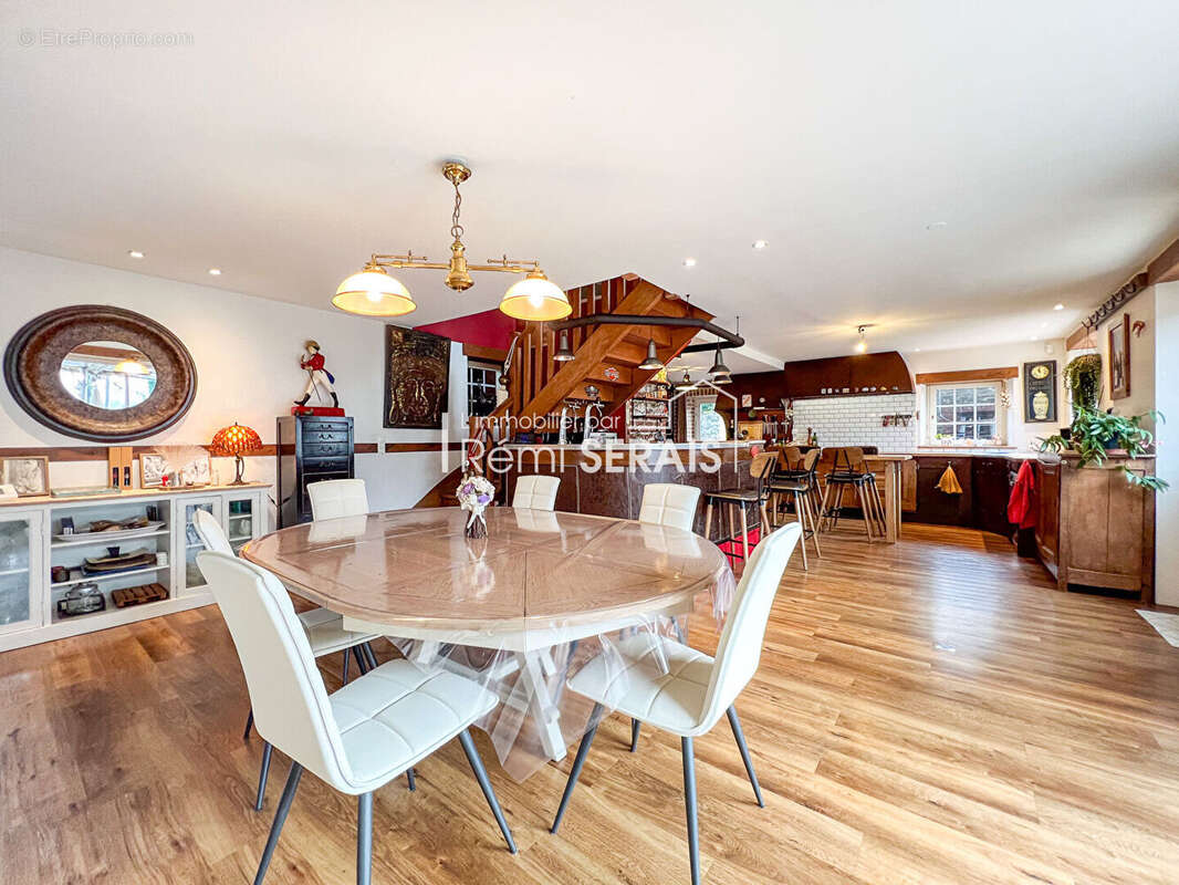 À vendre - Maison de caractère avec piscine et dépendance à Clécy, au coeur de la Suisse Normande - photo 6