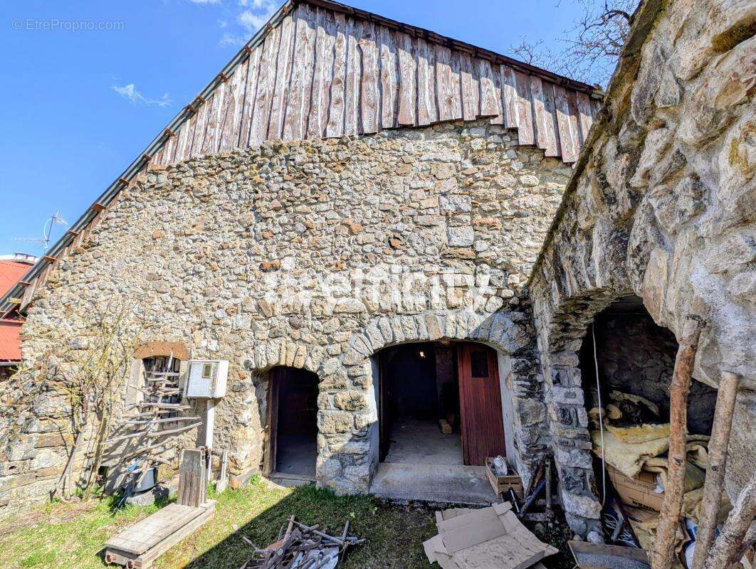 Maison à BEAUFIN