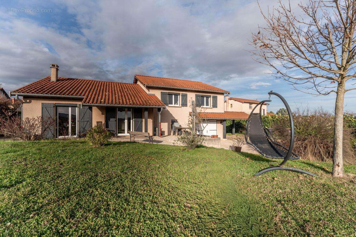 Maison à FLEURIEUX-SUR-L'ARBRESLE