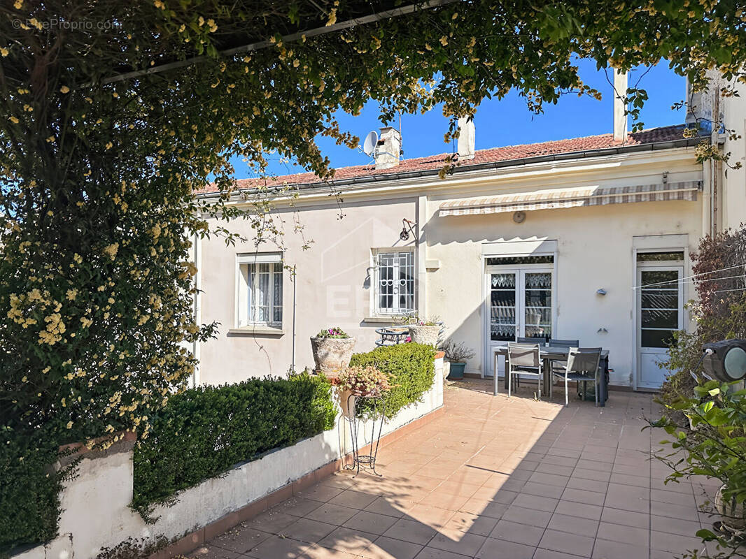 Maison à CHATEAURENARD