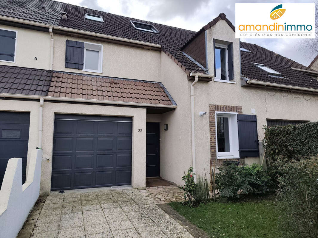 Maison à VERT-SAINT-DENIS