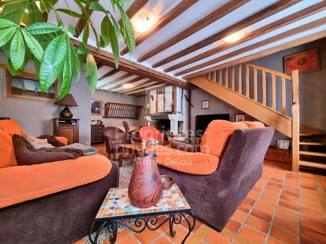 Maison Saint Loup Des Bois 6 pièce(s) 174 m2 - photo 3