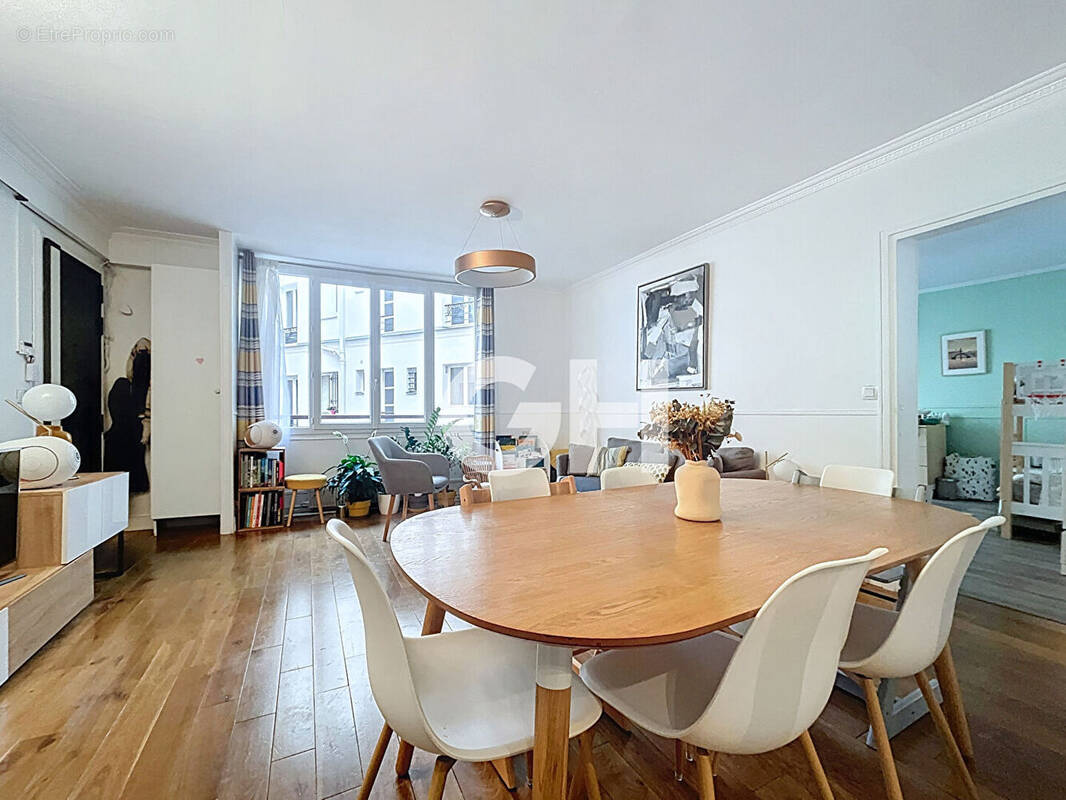 Appartement à PARIS-11E