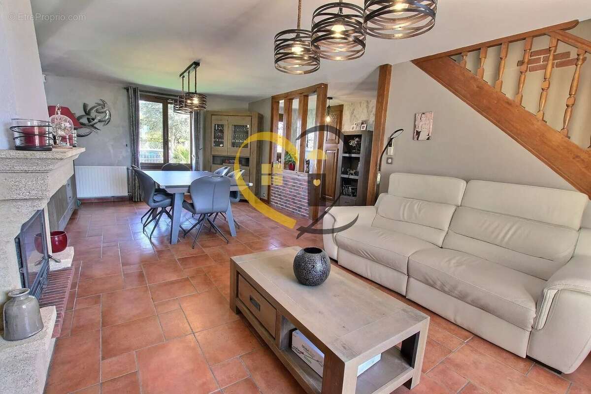 Maison à LOURY