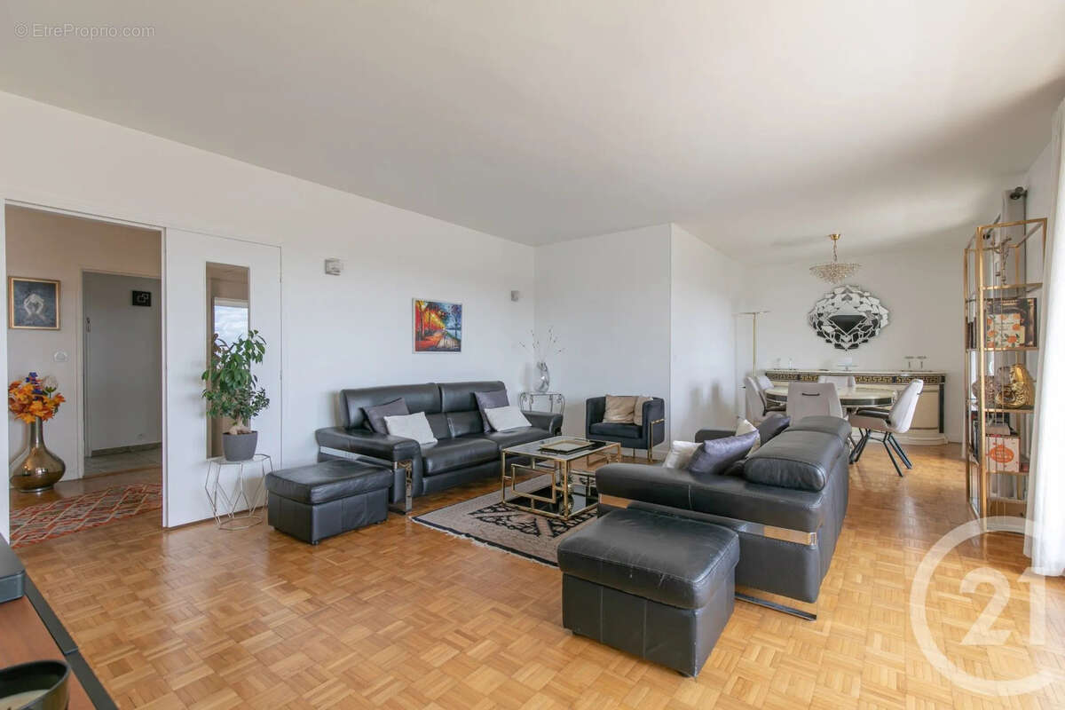 Appartement à SAINT-MAUR-DES-FOSSES