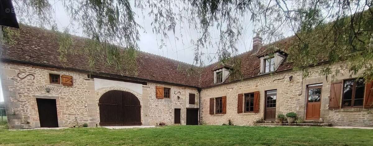 À vendre longère terrain 1,8 ha St-Malo-en-Donziois - photo 3
