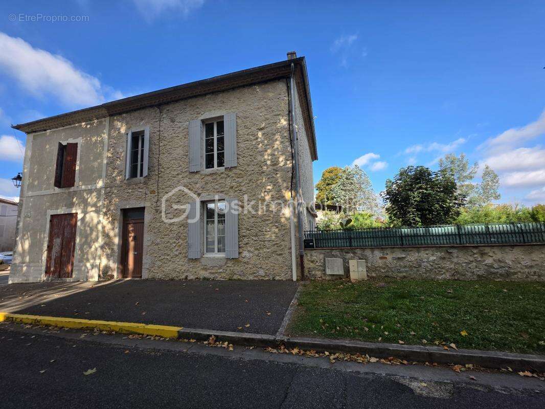 Maison à BARBASTE