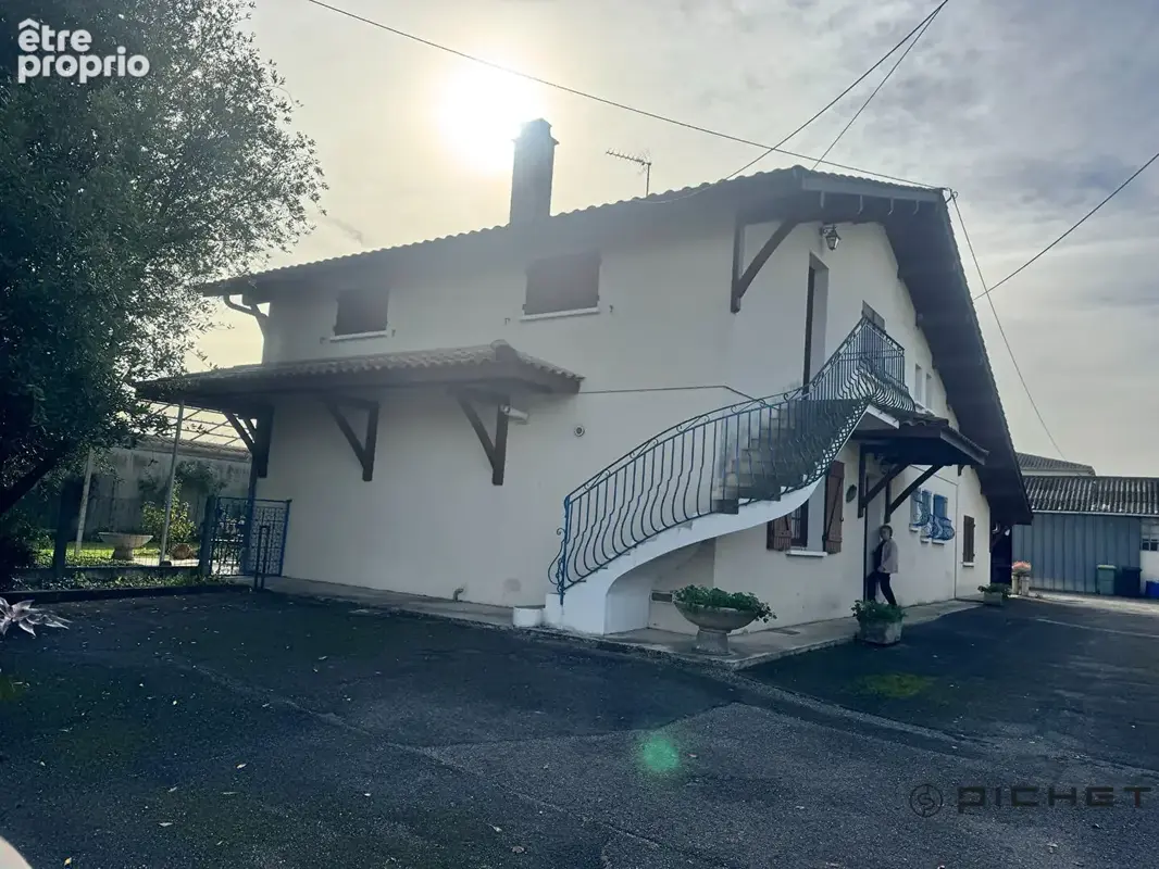 Talence ? Secteur Pacaris  Appartement en rez-de-chaussée avec  jardin et 2 places de parking - photo 8