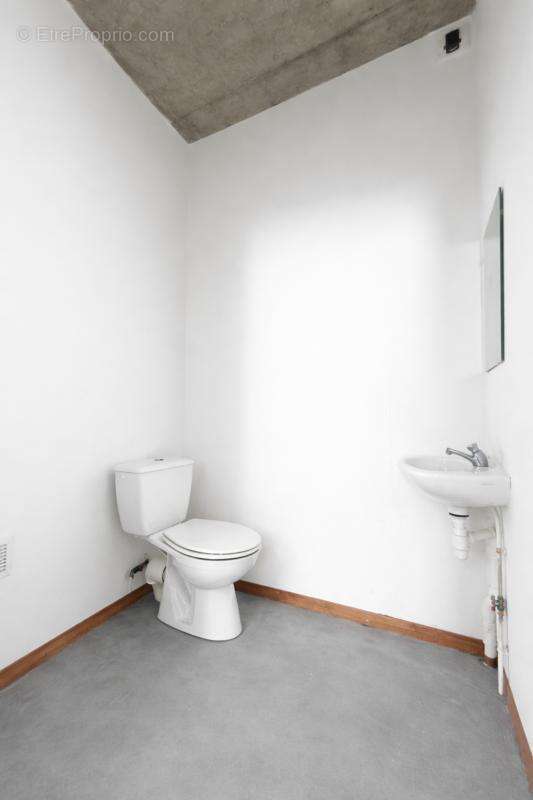 Appartement 55 m² à Saint-Savin  - photo 4