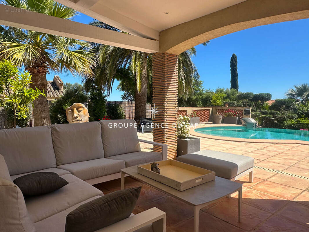 Maison à LES ISSAMBRES