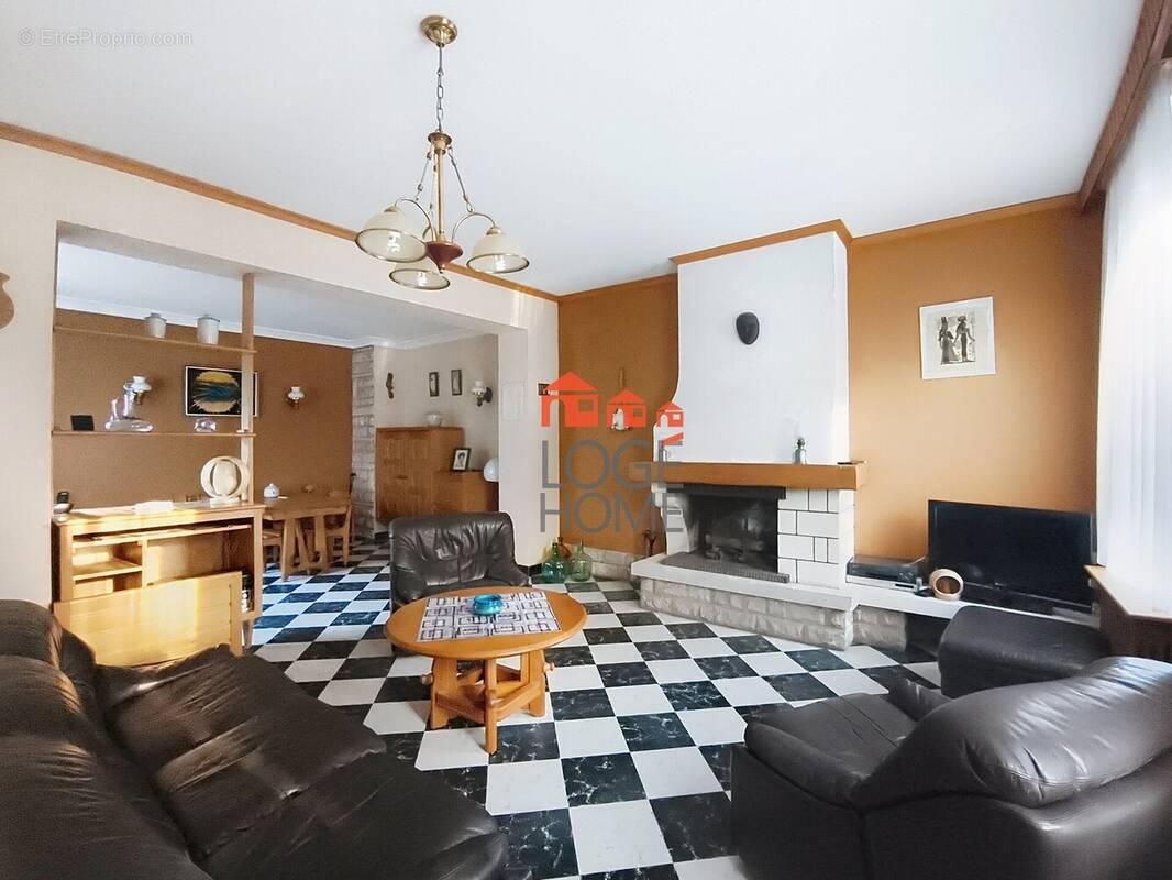 Maison à BRUAY-LA-BUISSIERE