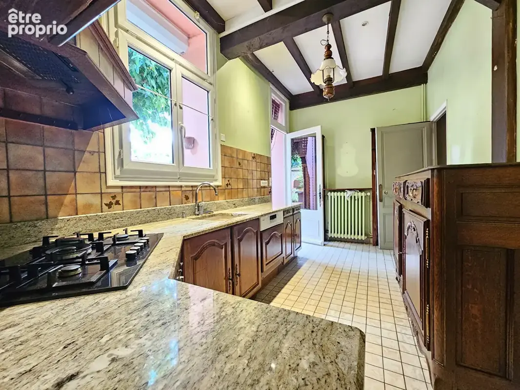 Maison bourgeoise des années 20 idéalement placée - photo 10