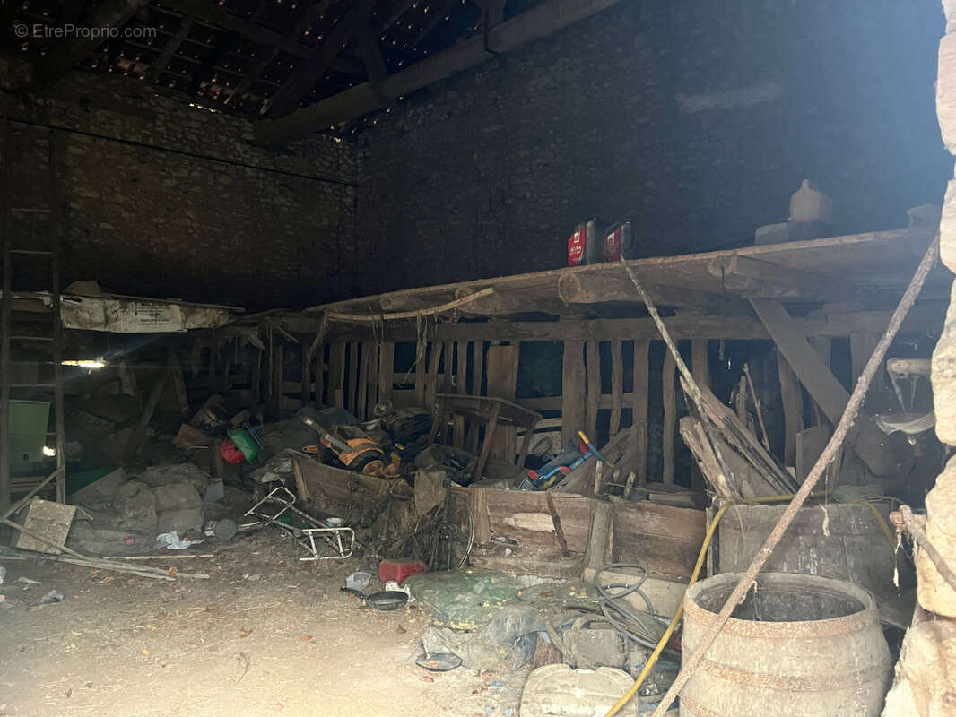 Maison à LEGUILLAC-DE-L&#039;AUCHE