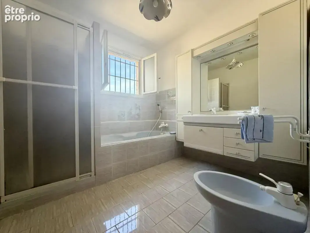Maison de plain-pied de type 3 avec piscine et garage - photo 7