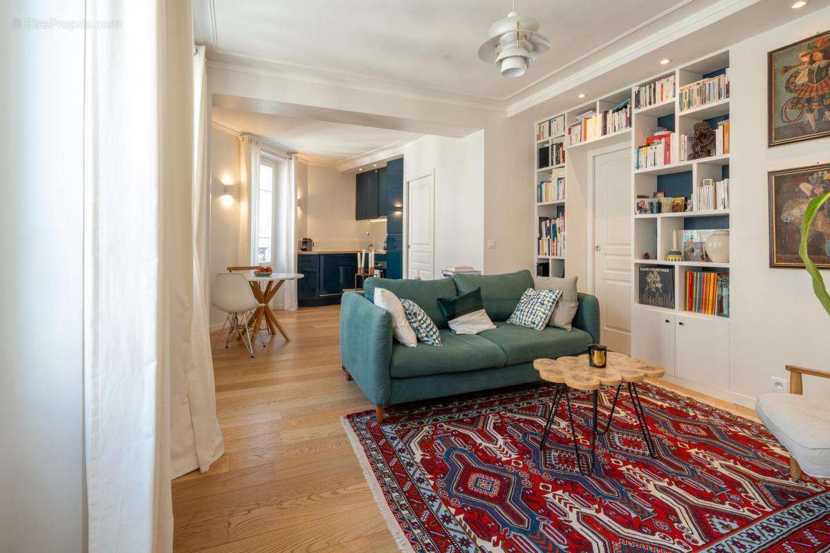 Appartement à PARIS-17E