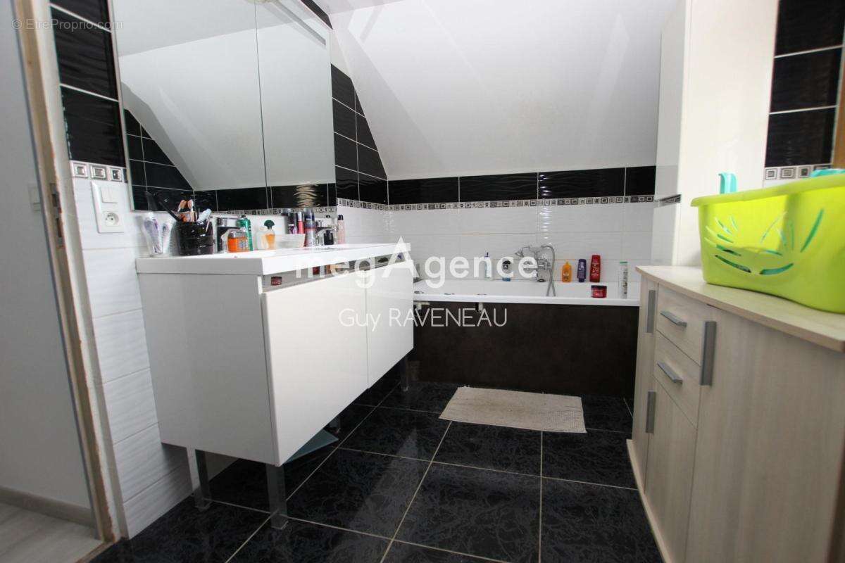 Maison + logement T2 dans un environnement TRES CALME -  A DECOUVRIR SANS TARDER - photo 6