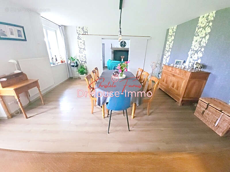 Maison à SAINT-GEORGES-DE-REINTEMBAULT