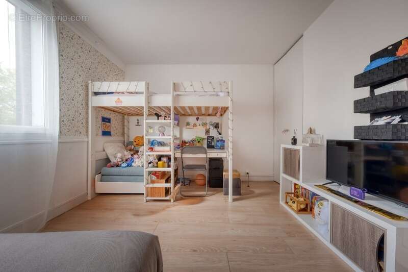 Appartement à LES CLAYES-SOUS-BOIS
