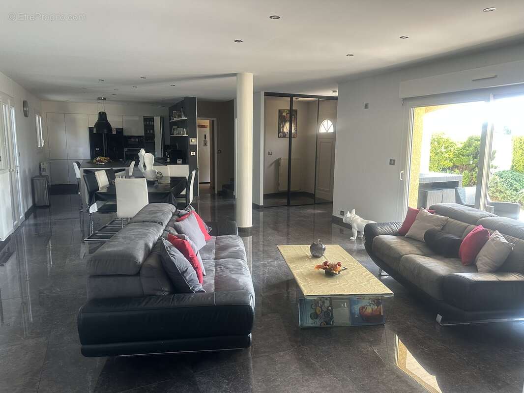 Maison à MONTALIEU-VERCIEU