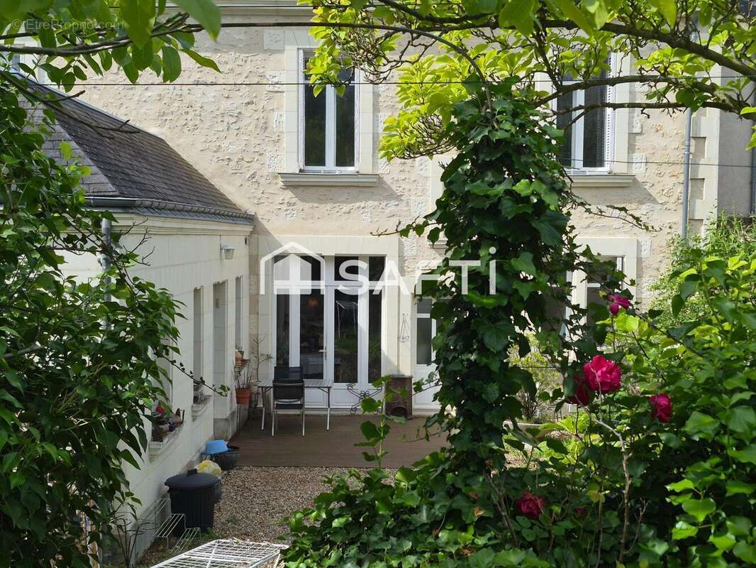 Maison 255 m² à Descartes  - photo 2