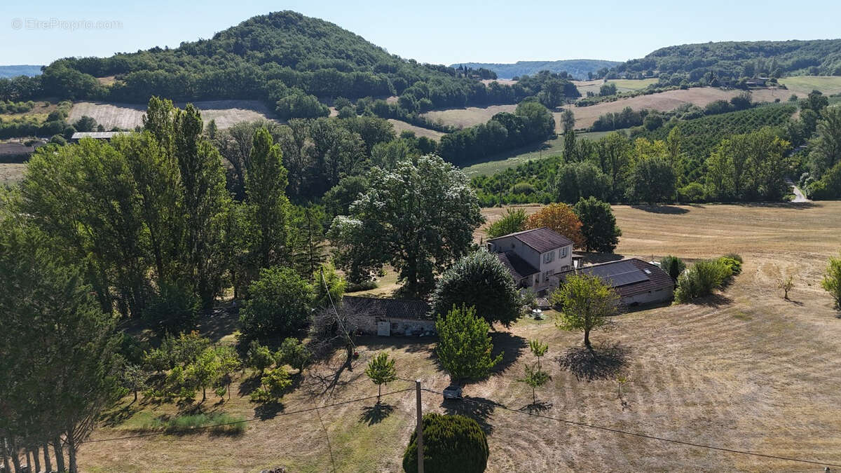 Maison de campagne de charme avec maison d’amis, piscine et vues panoramiques - photo 12