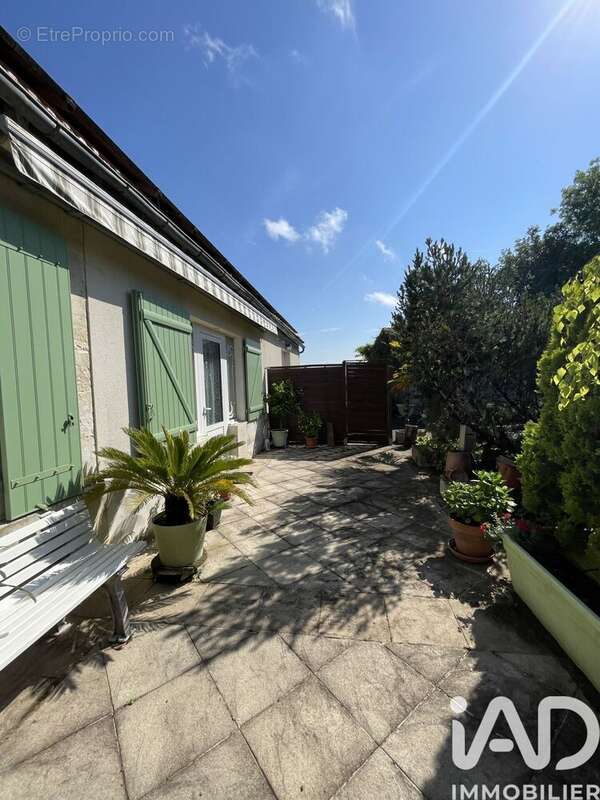 Maison 185 m² à Sainte-Lheurine  - photo 4