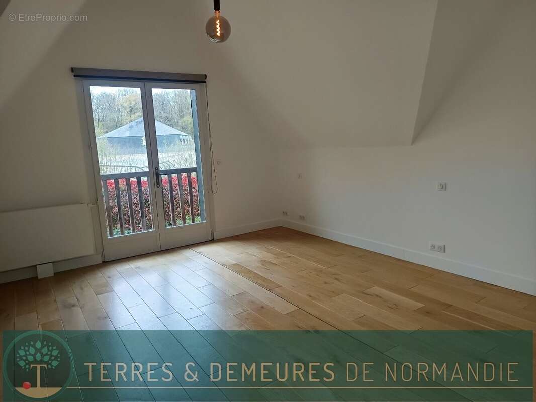 Maison à PONT-L'EVEQUE